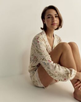 Фото вещи Reserved - Піжамний комплект із двох предметів із квітковим мотивом - нюдовий - 1690Y-02X